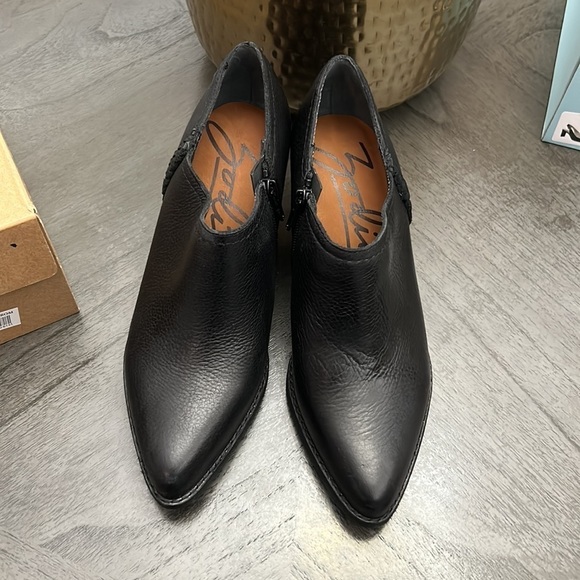 ZODIAC AVA LEATHER HEELS SHOOTIES - Picture 5 of 10